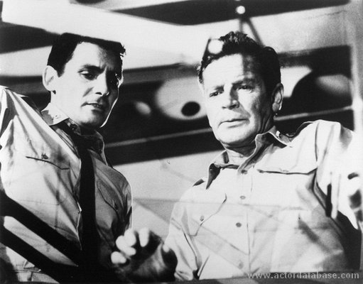 David Hedison and Richard Basehart in Voyage to the Bottom of the Sea