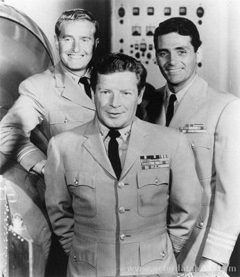 Robert Dowdell, Richard Basehart and David Hedison in Voyage to the Bottom of the Sea