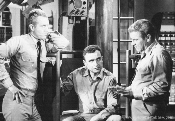 Robert Dowdell, Terry Becker and Richard Basehart in Voyage to the Bottom of the Sea